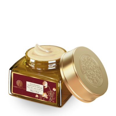 Soundarya Radiance Cream With 24k Gold Spf25 Forest Essentials You can naturally even out your skin using effective essential oils for hyperpigmentation!hyperpigmentation is a skin malady characterized by dark or white skin patches all over the face, hands or body. soundarya radiance cream with 24k gold spf25